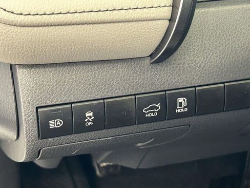 Used 2023 Toyota Camry SE FWD image 18