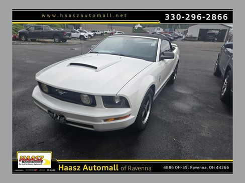 Used 2006 Ford Mustang Convertible RWD image 1