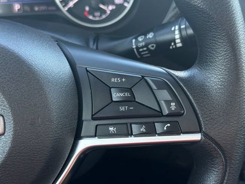 Used 2024 Nissan Sentra SV FWD image 25