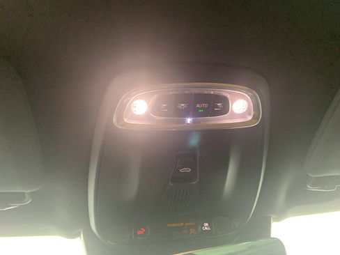 Used 2018 Volvo XC90 T6 Momentum w/ Convenience Package AWD/4WD image 28