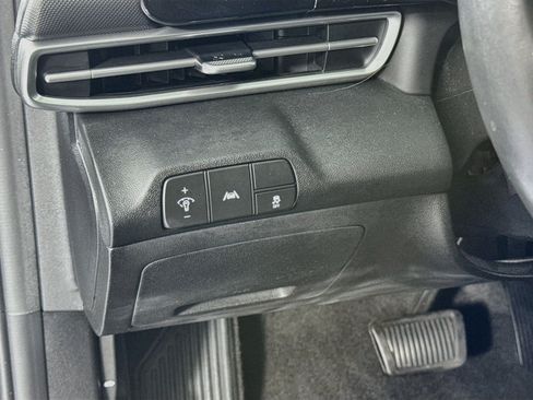 Used 2021 Hyundai Elantra SEL w/ Convenience + Premium Package FWD image 10