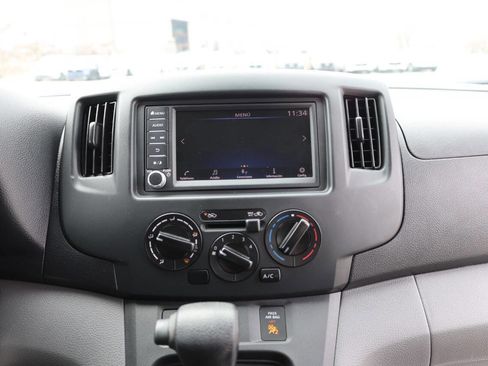 Used 2020 Nissan NV200 S image 21