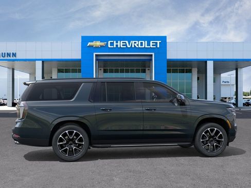 New 2026 Chevrolet Suburban RST AWD/4WD image 5