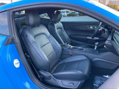 Used 2025 Ford Mustang GT Premium image 8