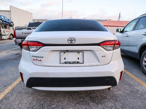 Used 2022 Toyota Corolla LE FWD image 8