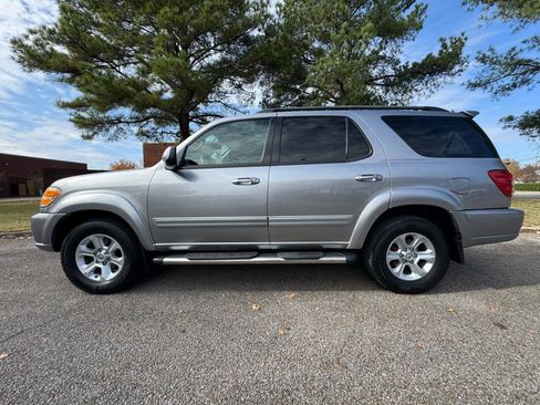 Used 2004 Toyota Sequoia Limited image 7