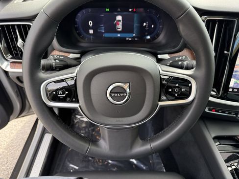 Certified 2025 Volvo V60 B5 Cross Country Plus image 23