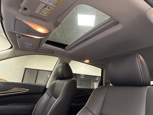 Used 2019 INFINITI QX60 Luxe w/ Essential Package FWD image 15
