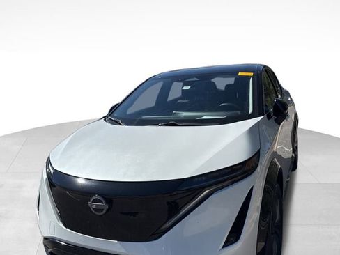 Used 2023 Nissan Ariya VENTURE+ image 2