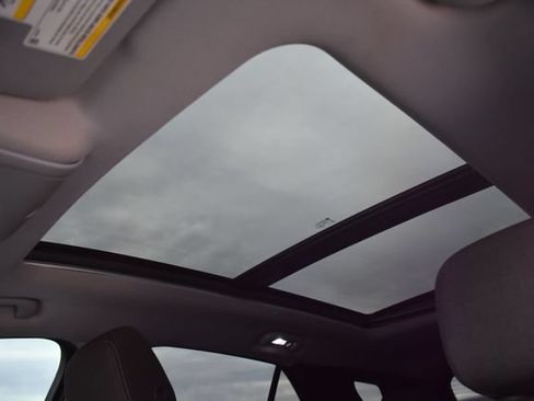 Used 2018 Chevrolet Equinox LT FWD image 5