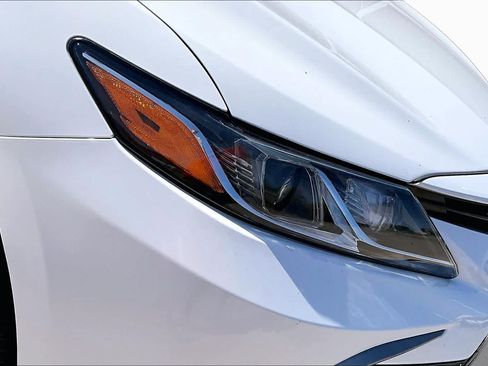 Used 2021 Toyota Camry LE FWD image 27