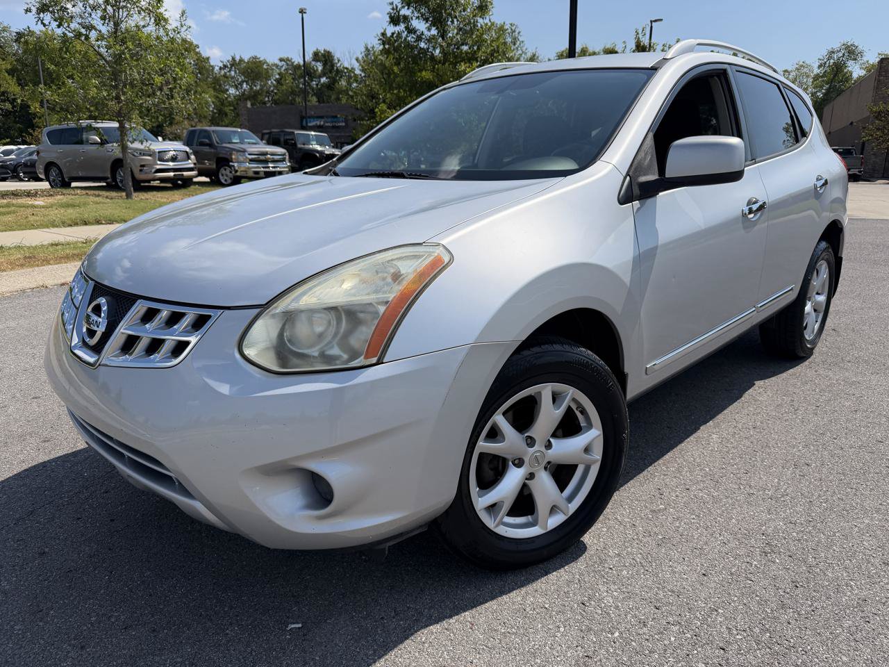 Used 2011 Nissan Rogue SV FWD image 1
