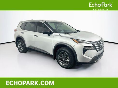 Used 2025 Nissan Rogue S FWD image 1