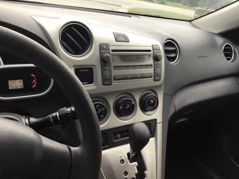 Used 2009 Toyota Matrix S FWD image 16