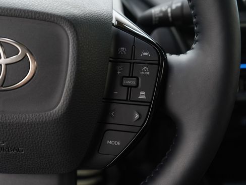 Used 2025 Toyota Prius Limited image 27