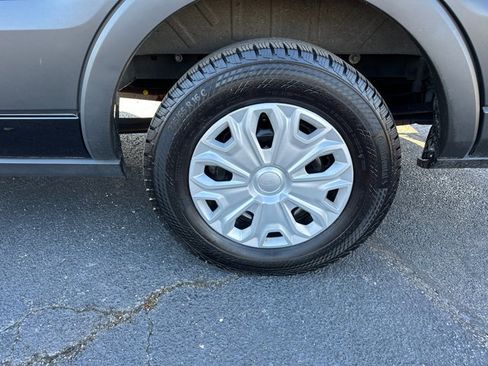 Used 2023 Ford Transit 350 XL image 14