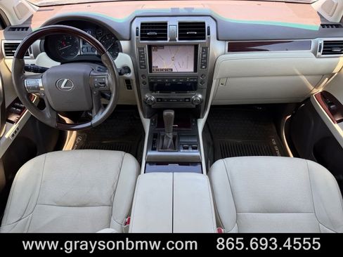 Used 2018 Lexus GX 460 Premium w/ Premium Package image 25