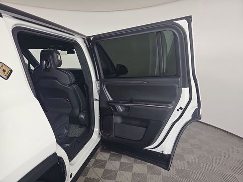 Used 2023 Rivian R1S Adventure image 18