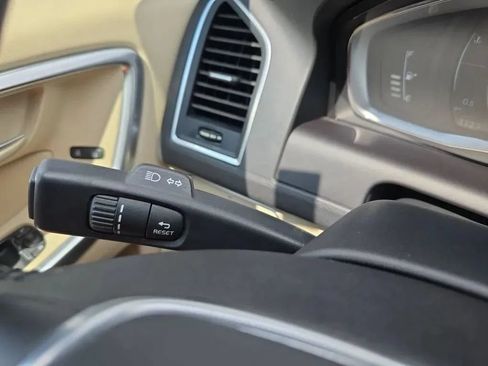 Used 2015 Volvo XC60 T5 Premier Plus FWD image 22