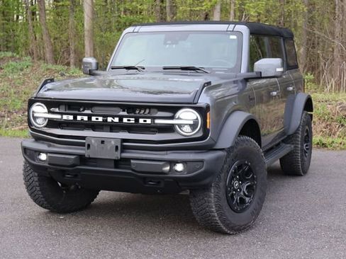 Used 2023 Ford Bronco Outer Banks w/ Sasquatch Package AWD/4WD image 1