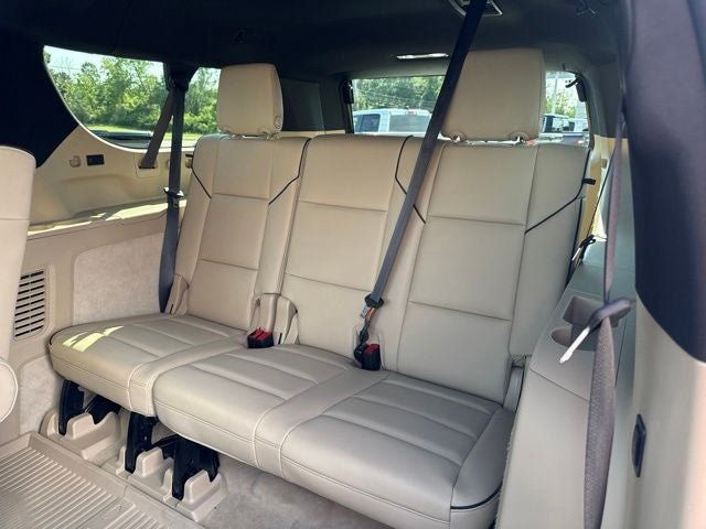 Used 2024 Cadillac Escalade ESV Premium Luxury w/ Performance Package AWD/4WD image 19