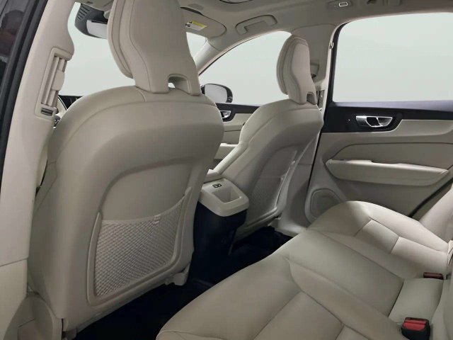 Used 2022 Volvo XC60 B5 Momentum w/ Climate Package AWD/4WD image 62