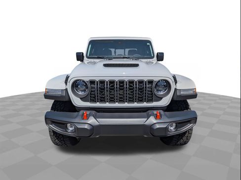 Used 2025 Jeep Gladiator Mojave AWD/4WD image 9