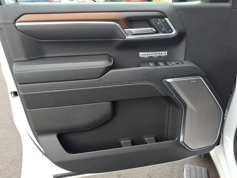 Used 2024 GMC Sierra 1500 Denali w/ Denali Reserve Package image 8