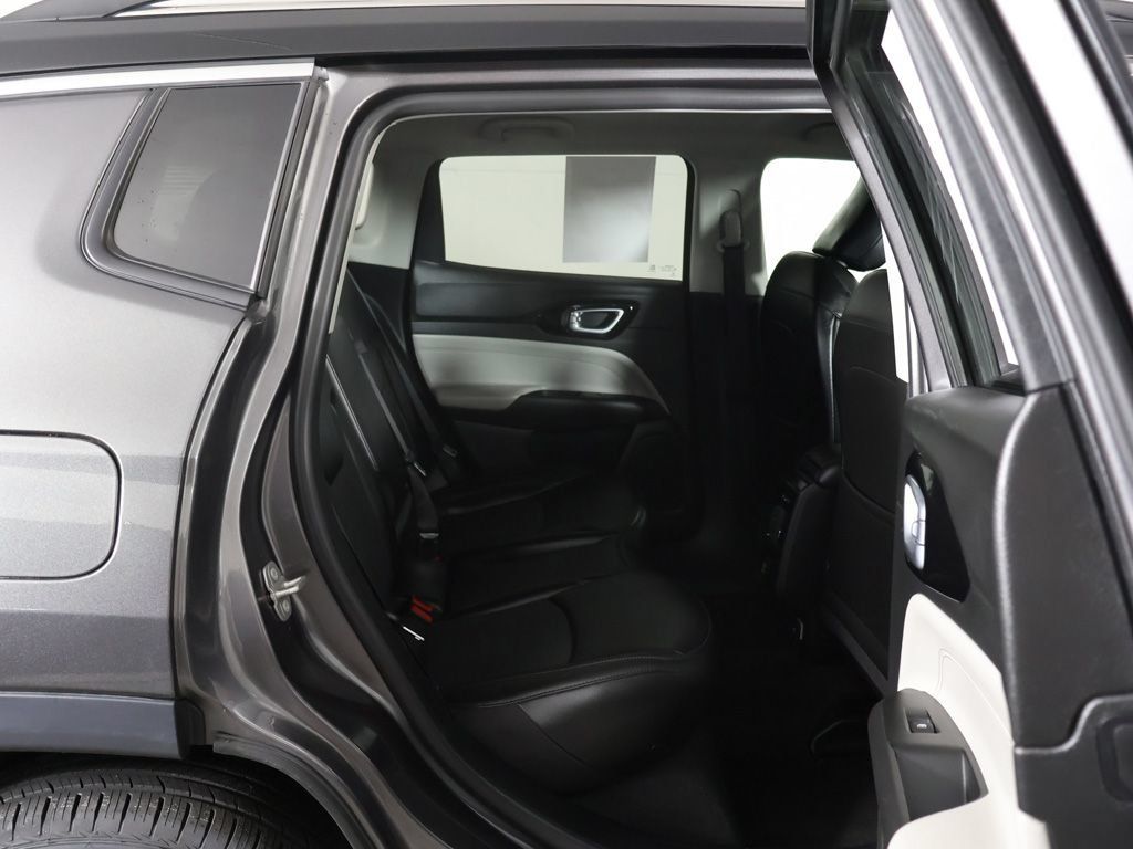 Used 2022 Jeep Compass Limited AWD/4WD image 29