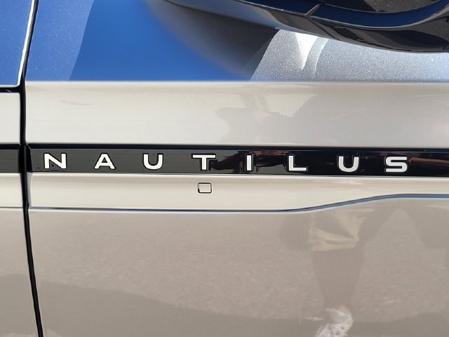 New 2026 Lincoln Nautilus Premier AWD/4WD image 16