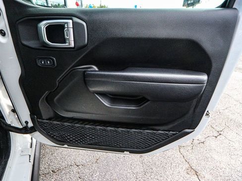 Used 2024 Jeep Wrangler Unlimited Rubicon image 41