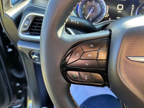 Certified 2022 Chrysler Pacifica Touring-L w/ S Appearance Package image 16