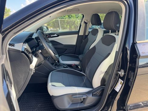 Certified 2025 Volkswagen Taos S AWD/4WD image 34