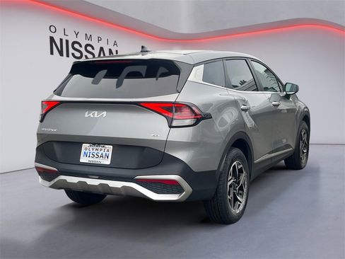 Used 2024 Kia Sportage LX image 5