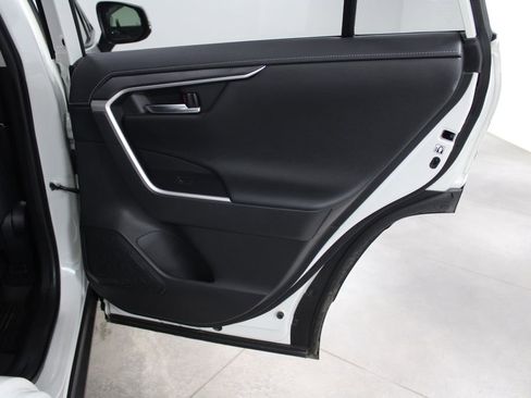 Used 2020 Toyota RAV4 Limited image 35