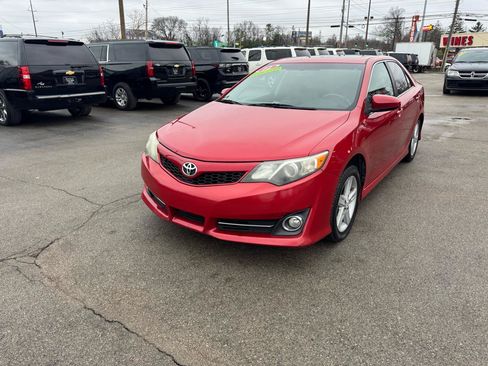 Used 2012 Toyota Camry SE w/ Convenience Pkg FWD image 7