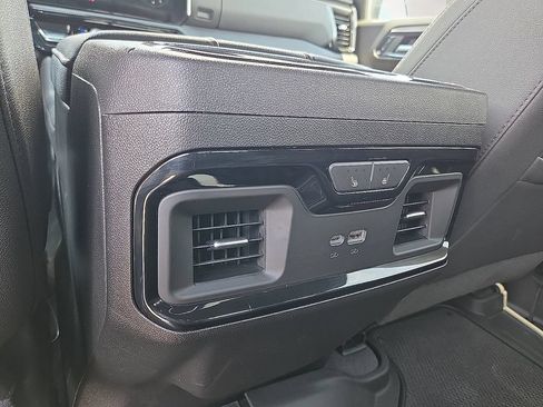 Used 2023 GMC Sierra 1500 AT4 w/ AT4 Premium Package AWD/4WD image 10