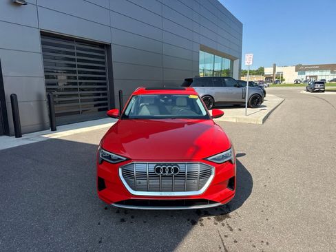 Used 2019 Audi e-tron Premium Plus AWD/4WD image 8