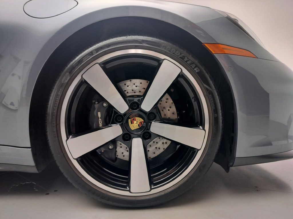 Certified 2025 Porsche 911 Carrera RWD image 24