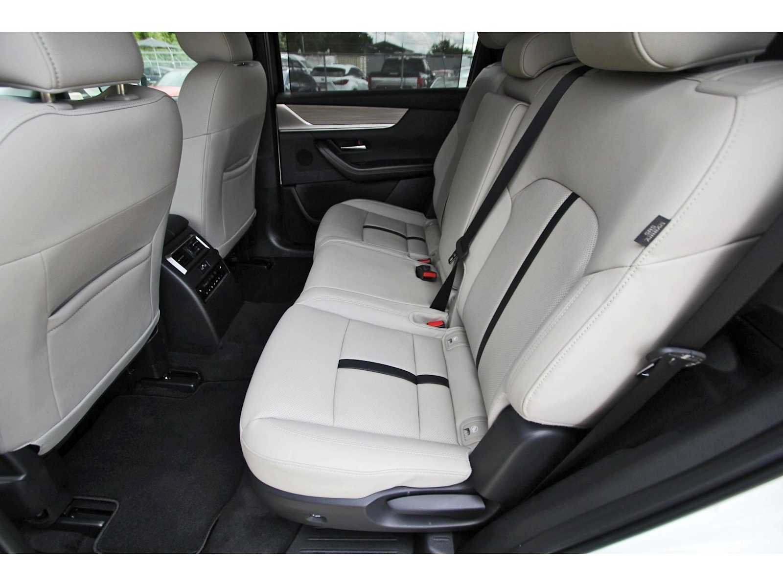 Certified 2026 MAZDA CX-90 3.3 Turbo w/ Preferred Package AWD/4WD image 11