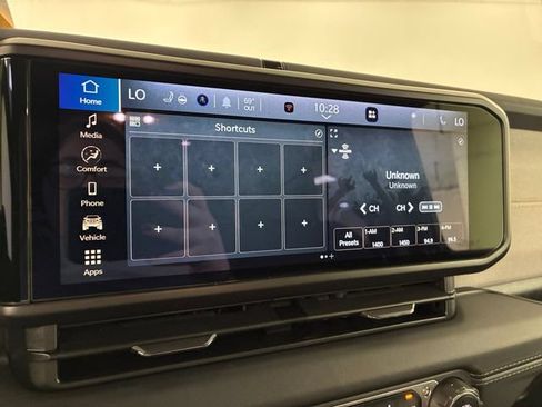 Used 2025 Jeep Wrangler Unlimited Sahara w/ Safety Group AWD/4WD image 26
