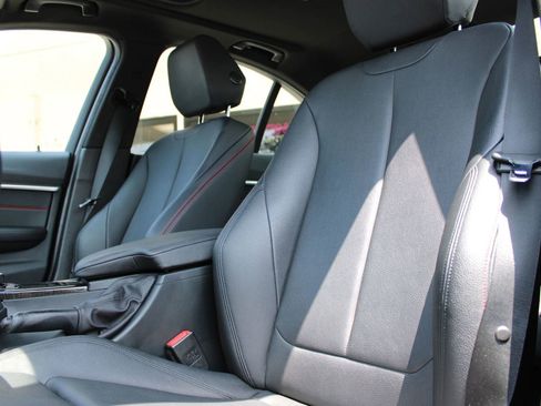 Used 2017 BMW 330i Sedan RWD image 9