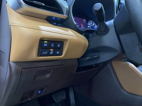 Used 2022 Toyota Highlander Platinum image 17