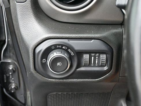 Used 2022 Jeep Wrangler Unlimited Sport AWD/4WD image 24