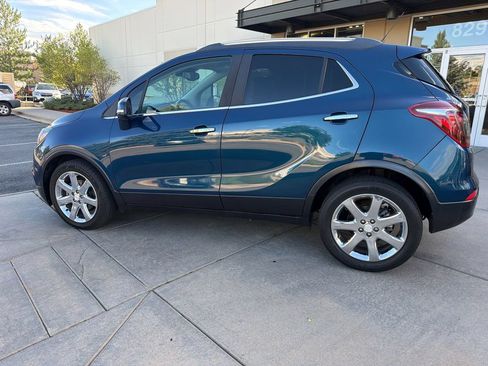 Used 2019 Buick Encore Essence w/ Experience Buick Package FWD image 9