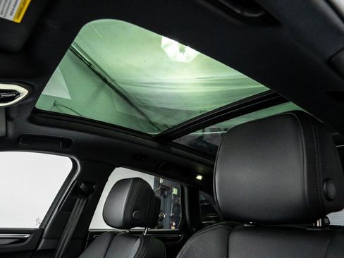 Used 2025 Porsche Macan image 26