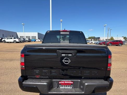 New 2026 Nissan Frontier SV image 3
