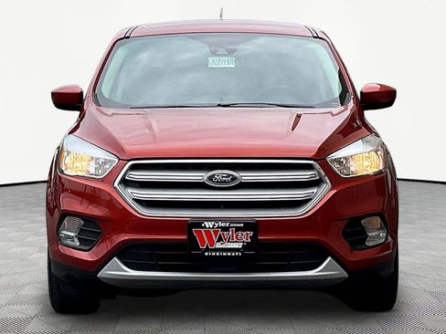 Used 2019 Ford Escape SE FWD image 2