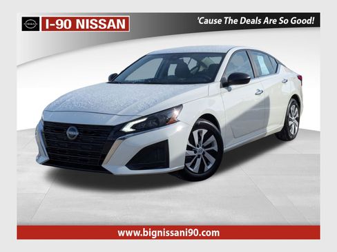 Used 2025 Nissan Altima 2.5 S image 1