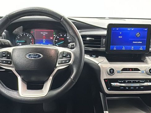 Used 2024 Ford Explorer XLT w/ Equipment Group 202A RWD image 10